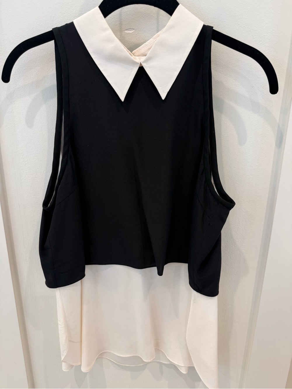 Elizabeth & James sleeveless silk colorblock shirt featuring a mock layer design - Picture 1 of 3
